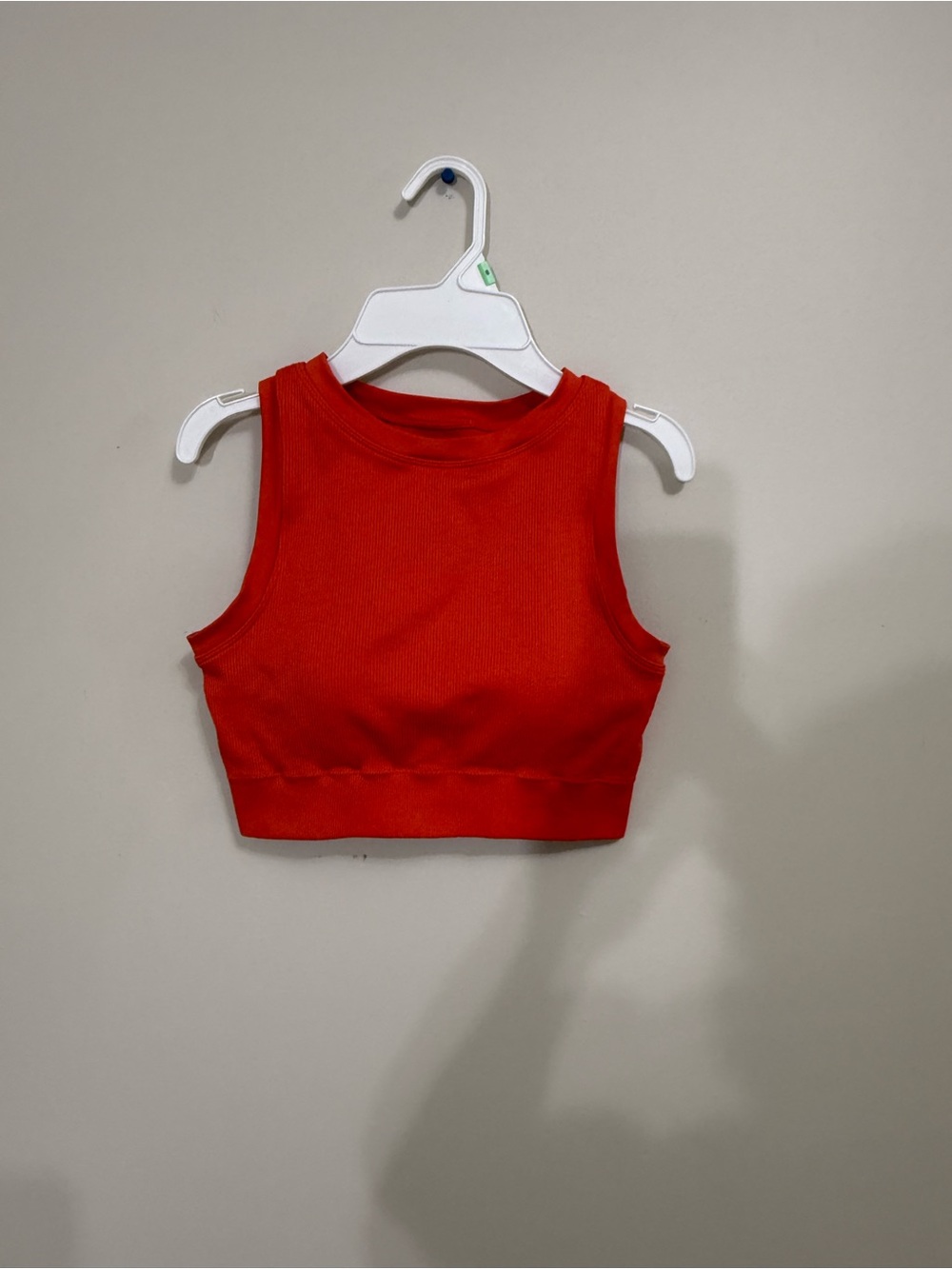 Pro-Fit Seamless Ribbed Crop Top Bright Orange Women’s Size M, runs smaller